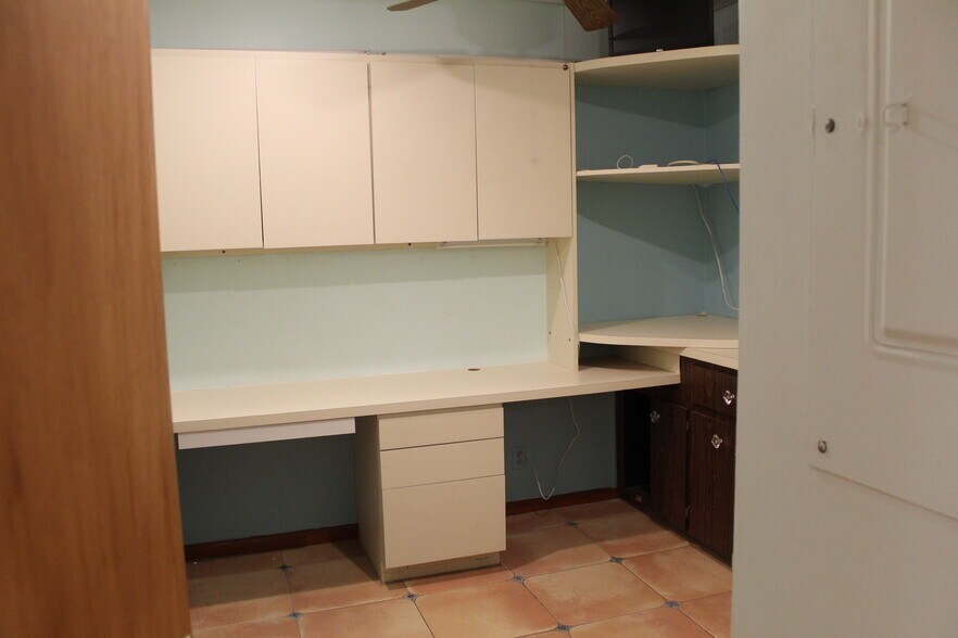 More Photos Of 7800 W Oakland Park Blvd, Sunrise Medical For Lease