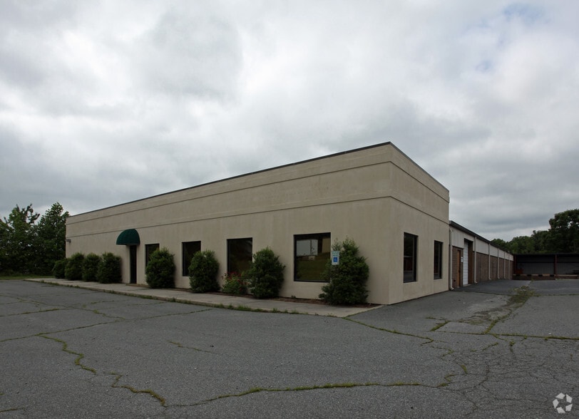 More Photos Of 13 Stanley Dr, Thomasville Unknown For Lease