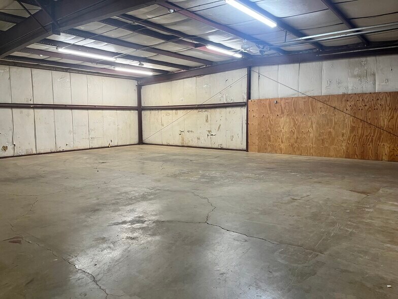 More Photos Of 6215 Discount Dr, Fort Wayne Warehouse For Lease