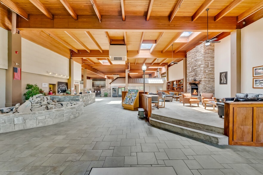 More Photos Of 201 Sugarloaf Rd, Hendersonville Hotel For Sale