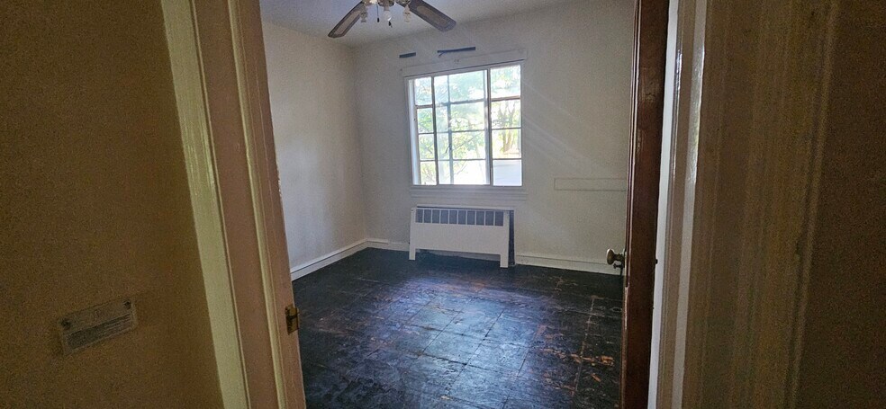 More Photos Of 9 E 44th St, Wilmington Office Residential For Sale