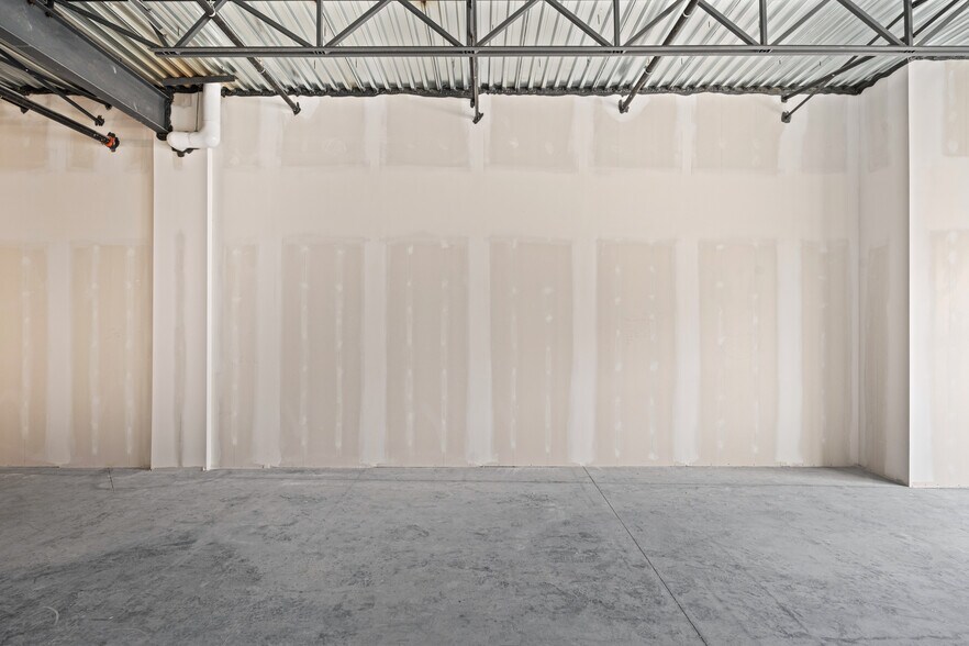 More Photos Of 246 Nolanridge Cres NW, Calgary Storefront For Lease