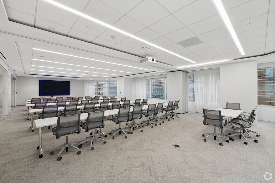 More Photos Of 1221 Brickell Ave, Miami Coworking Space