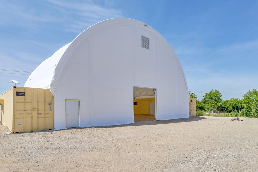 More Photos Of 17375 Gaffield Rd, Justin Warehouse For Lease