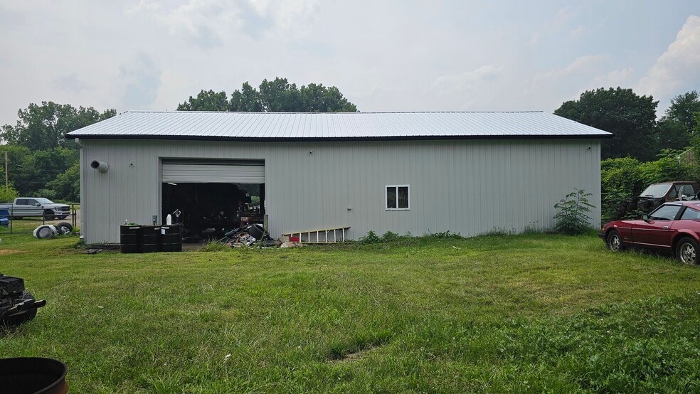 More Photos Of 4114 E Michigan Ave, Jackson Freestanding For Sale