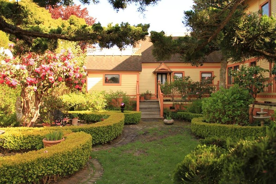More Photos Of 400 Berding St, Ferndale Hospitality For Sale