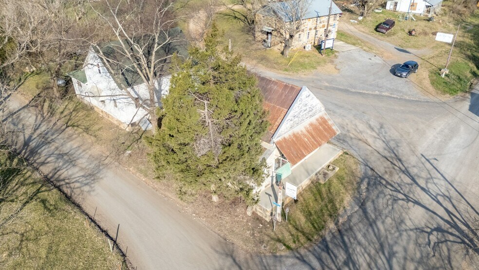 More Photos Of 128 River Rd, Marshall General Retail For Sale