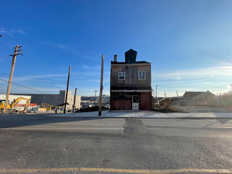 More Photos Of 2134 5th Ave, Pittsburgh Land For Sale