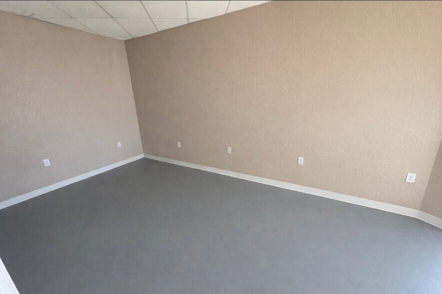 More Photos Of 4004 Little Rd, Arlington Unknown For Lease