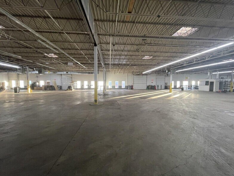 More Photos Of 869-885 Pierce Butler Rt, Saint Paul Light Manufacturing For Lease