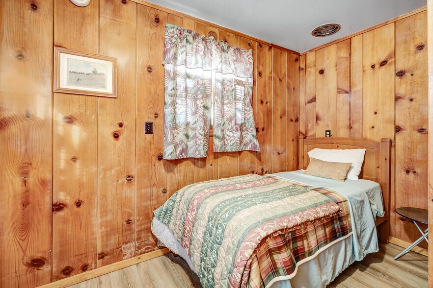 More Photos Of 1054-1098 State Highway 2, Wrightwood Hospitality For Sale