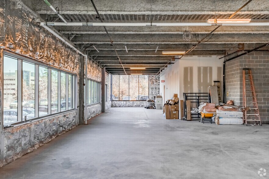 More Photos Of 22365 Broderick Dr, Sterling Medical For Lease