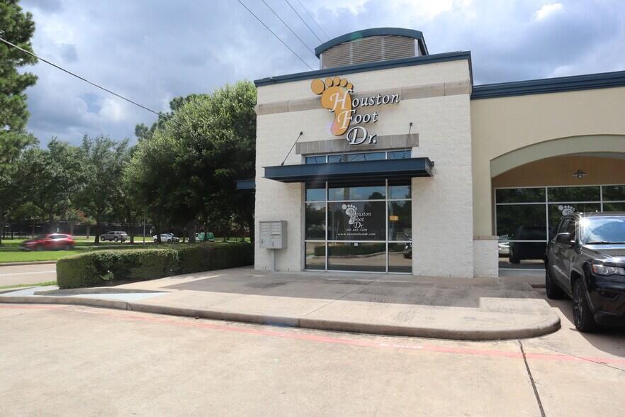 Primary Photo Of 9405 Huffmeister Rd, Houston Storefront Retail Office For Lease