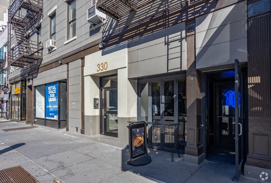 More Photos Of 261 W 28th St, New York Apartments For Sale