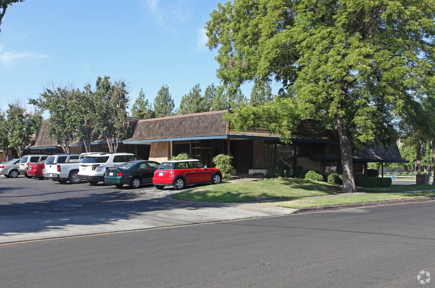 More Photos Of 5412 N Palm Ave, Fresno Unknown For Lease
