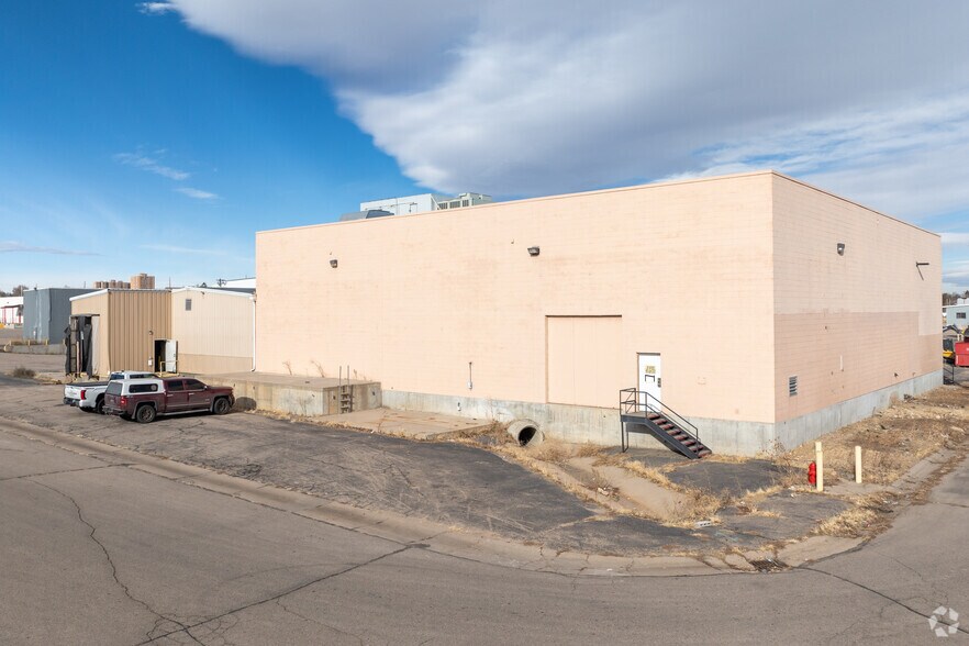 More Photos Of 450 25th St, Greeley Manufacturing For Lease