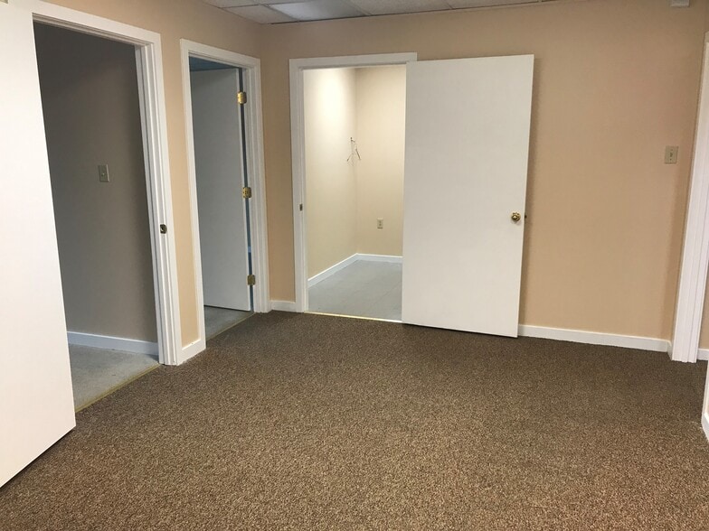 More Photos Of 186 Thomas Johnson Dr, Frederick Unknown For Lease