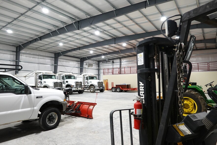More Photos Of 9719 Aulbach Industrial, High Ridge Warehouse For Lease