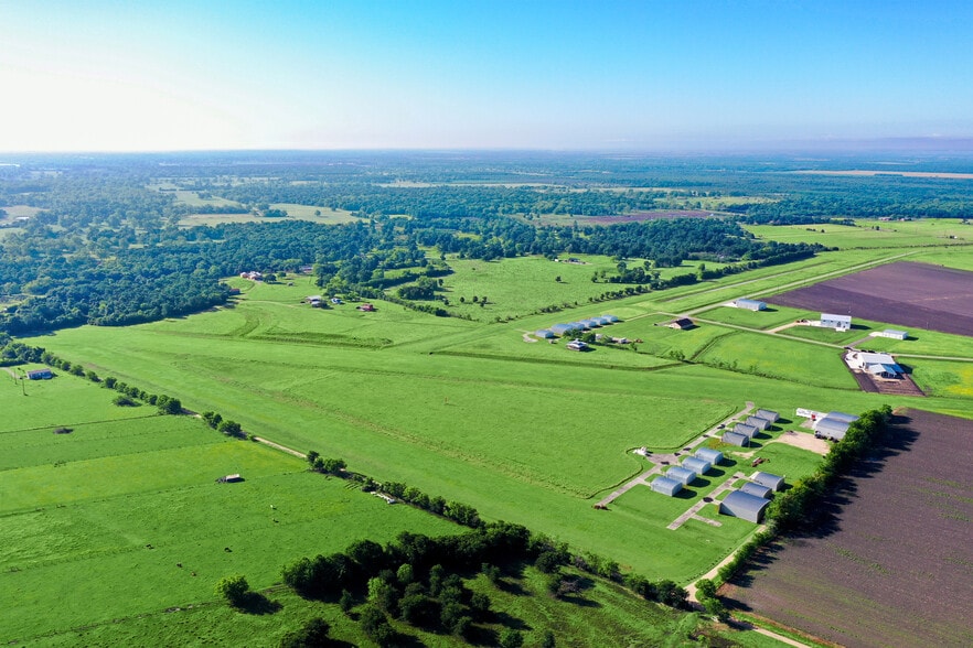 Primary Photo Of 4695 Gloster Ln, Sealy Airport For Sale