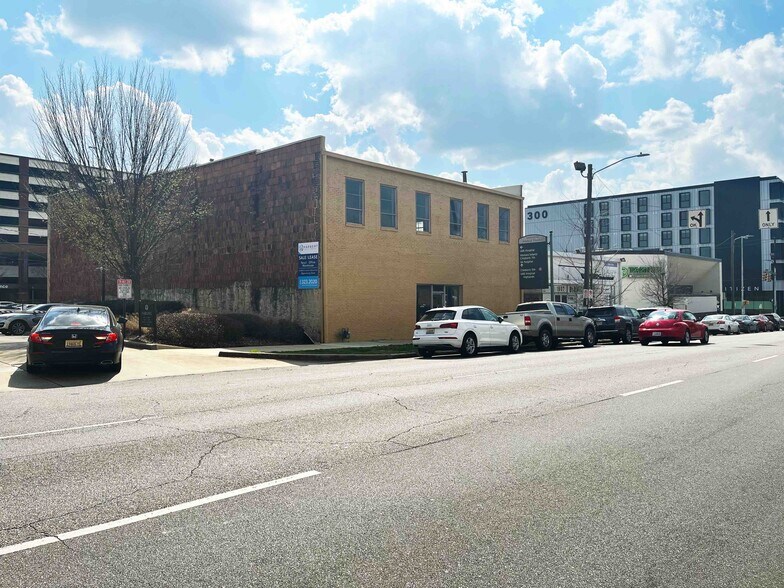 More Photos Of 1813 3rd Ave S, Birmingham Flex For Lease