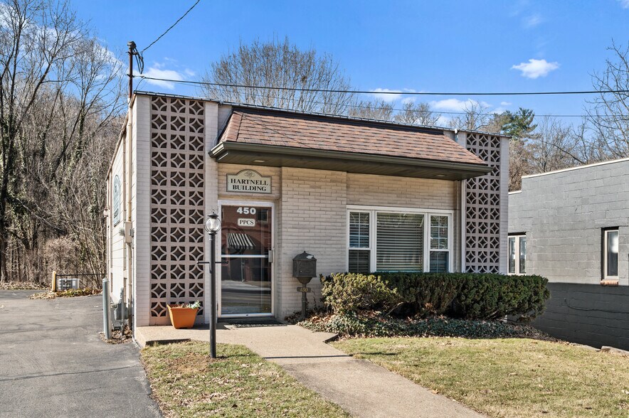 More Photos Of 450 Castle Shannon Blvd, Pittsburgh Storefront For Sale