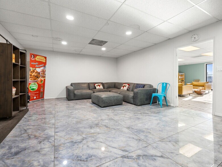 More Photos Of 4239 N 40th Ave, Phoenix Warehouse For Lease