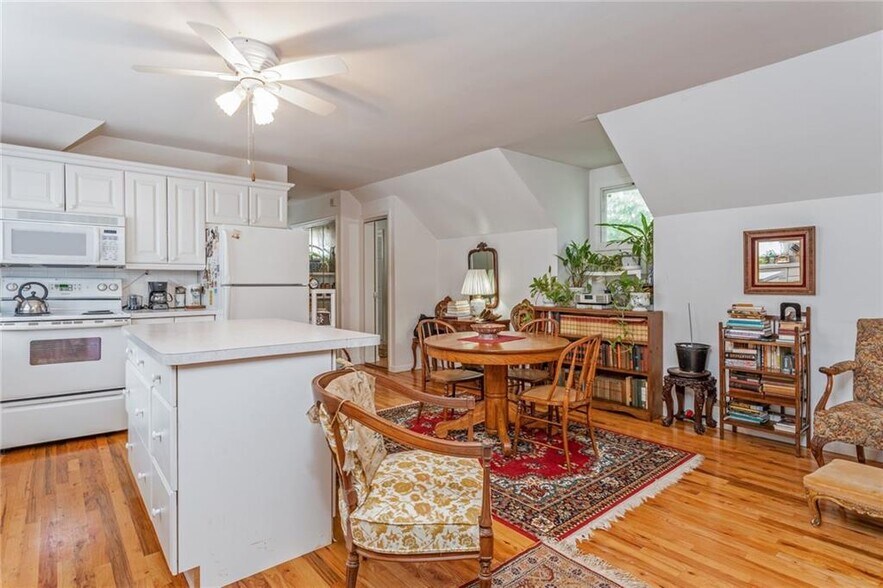 More Photos Of 538 NY-17A, Tuxedo Park General Retail For Sale