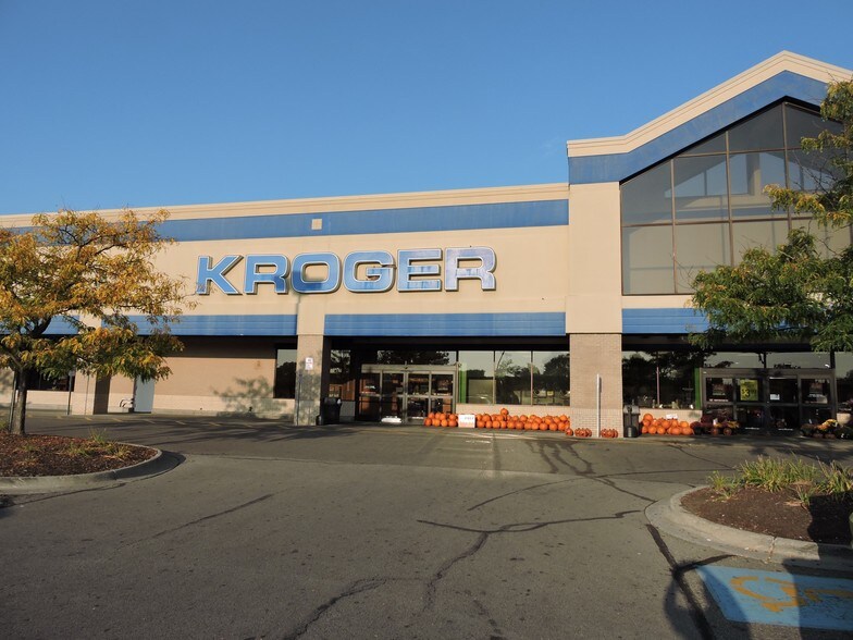 More Photos Of 124-210 Merriman Rd, Westland Storefront For Lease