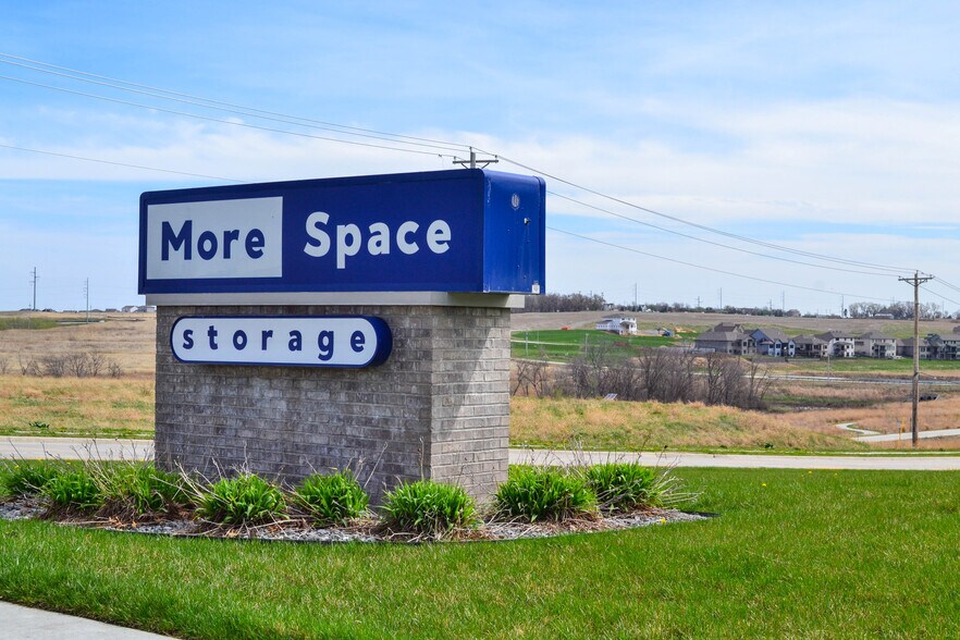 More Photos Of 9518 S 120th St, La Vista Self Storage For Sale
