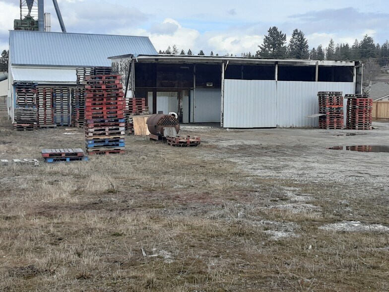 More Photos Of 3415-1/2 N Huetter Rd, Coeur d'Alene Manufacturing For Lease