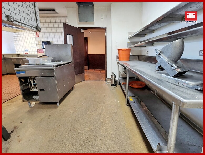 More Photos Of 4419 Van Nuys Blvd, Sherman Oaks Office For Sale