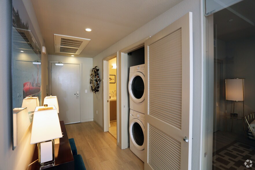 More Photos Of 750 S Grand Ave, Los Angeles Apartments For Lease