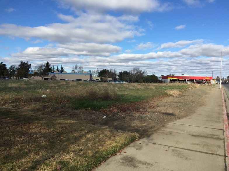 More Photos Of 1700 Auto Center Dr, Antioch Office For Sale