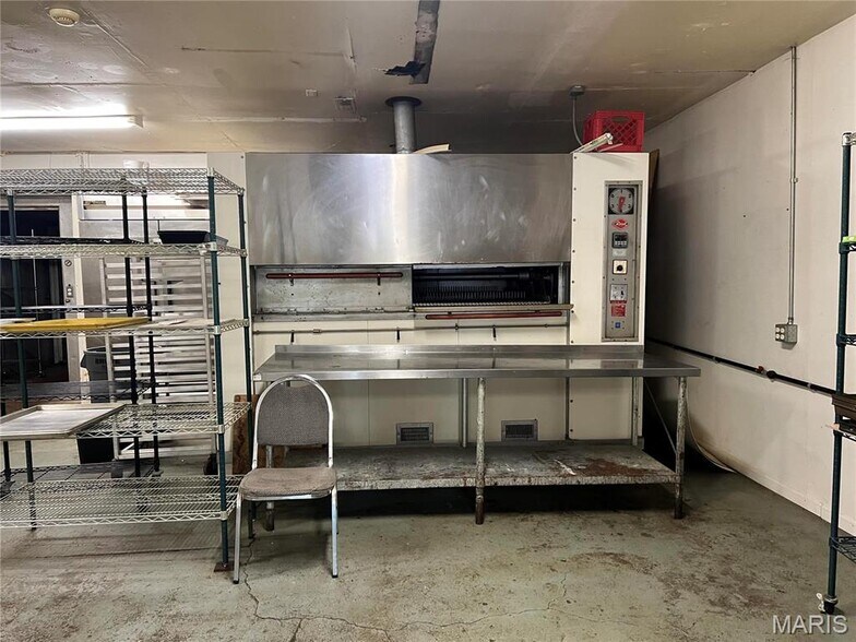 More Photos Of 2112 S Center St, Maryville Restaurant For Sale