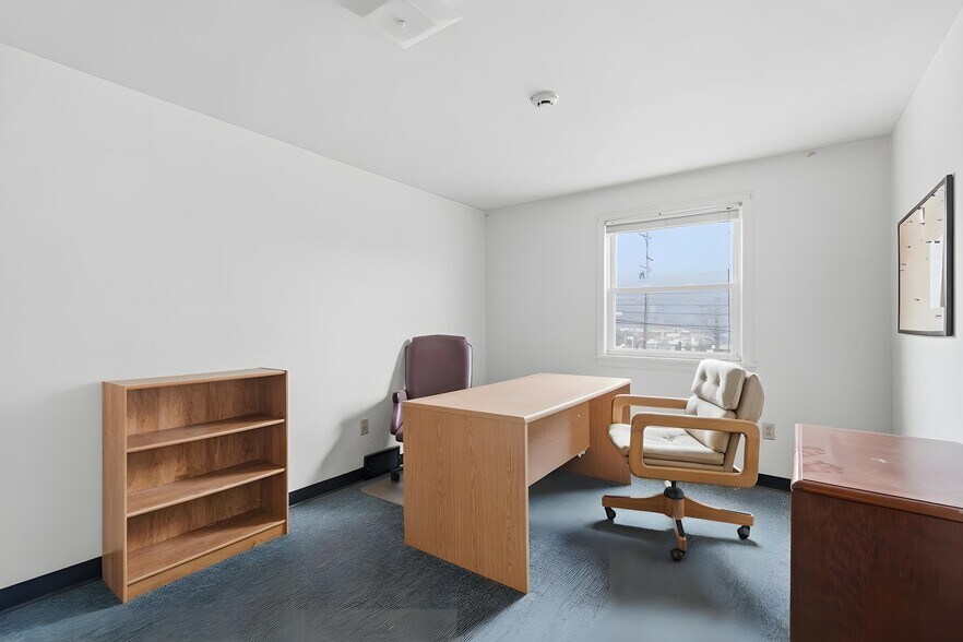 More Photos Of 507 Pittsburgh St, Springdale Rehabilitation Center For Sale