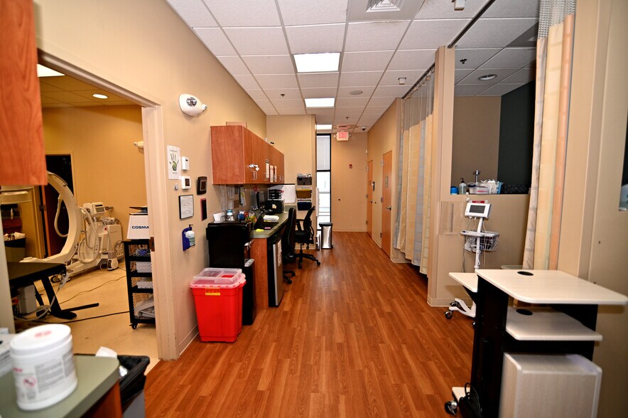 More Photos Of 2960 Technology Pl, Waldorf Research And Development For Lease