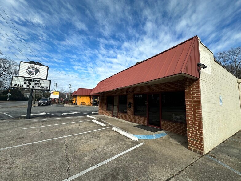 More Photos Of 10606 Warwick Blvd, Newport News General Retail For Sale