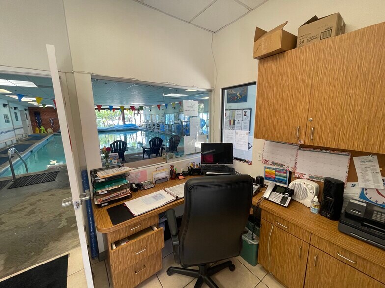 More Photos Of 1722 E Rose Ave, Orange Office For Sale