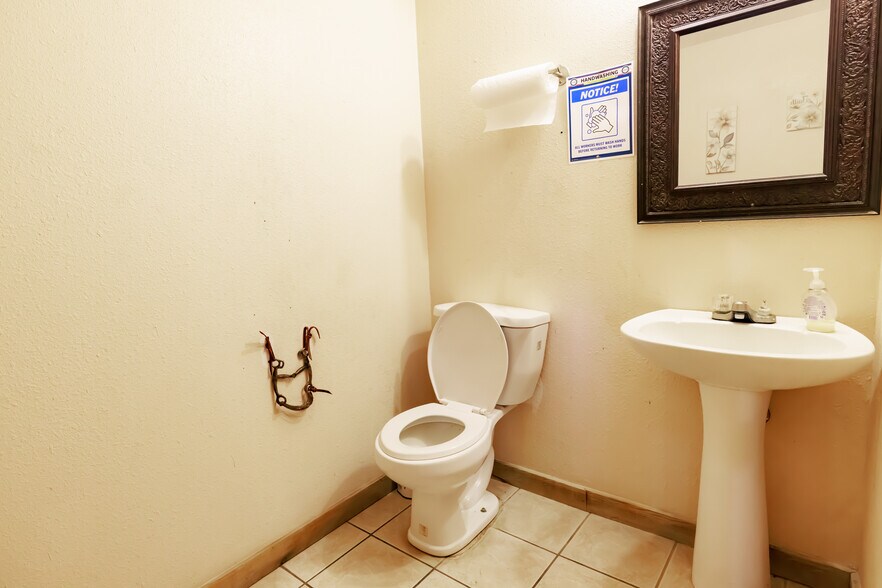 More Photos Of 1505 E Sarah Dewitt Dr, Gonzales Freestanding For Sale