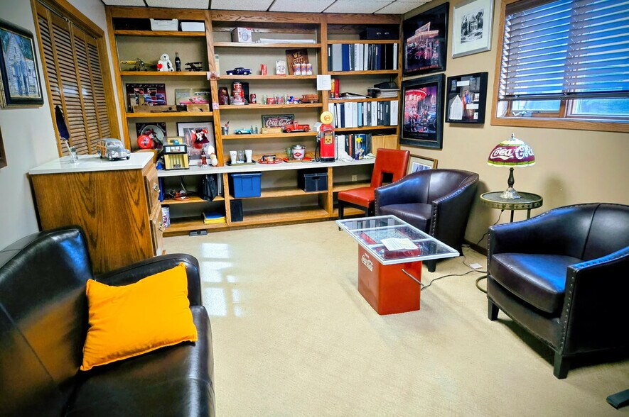 More Photos Of 101 7th St S, Saint James Freestanding For Sale