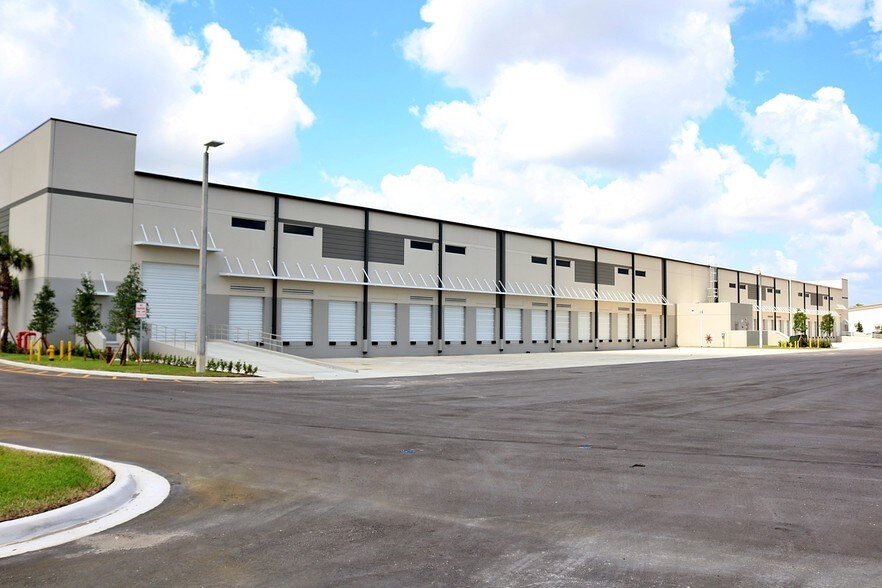 More Photos Of 3001 W Copans Rd, Pompano Beach Warehouse For Lease