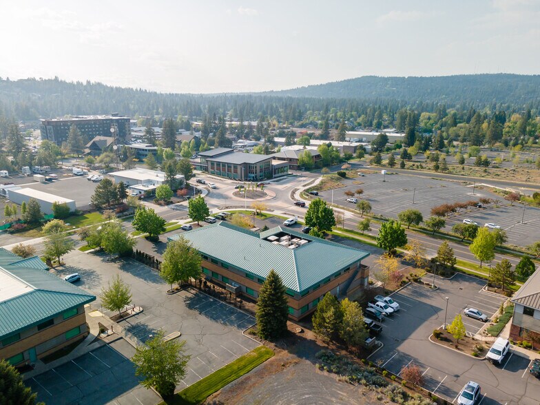 More Photos Of 296 SW Columbia St, Bend Office For Sale