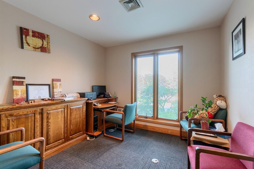 More Photos Of 33 Electric Ave, Fitchburg Medical For Lease