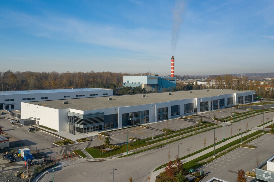 More Photos Of 8211 Fraser Reach Crt, Burnaby Warehouse For Lease