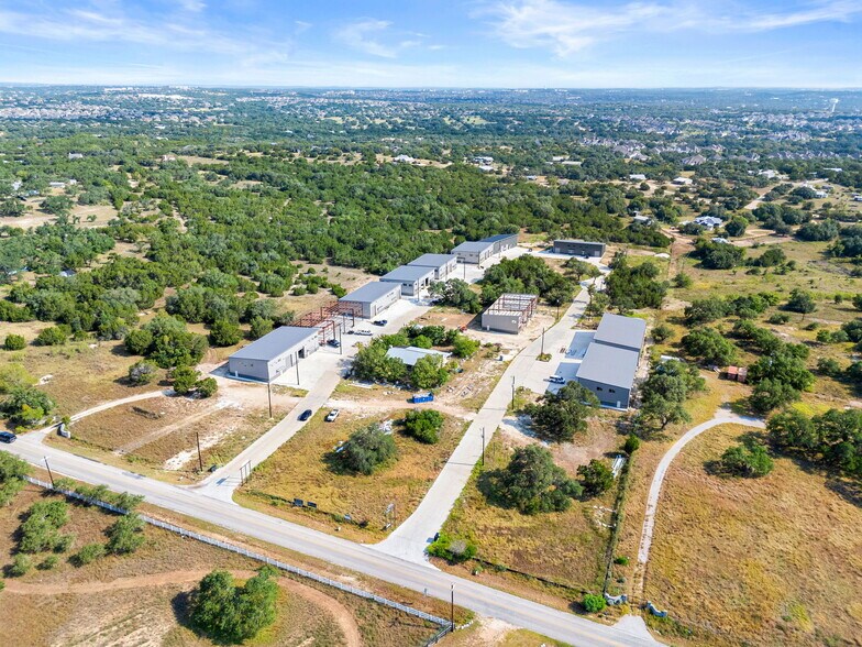 More Photos Of 10020 Darden Hill Rd, Austin Light Distribution For Lease