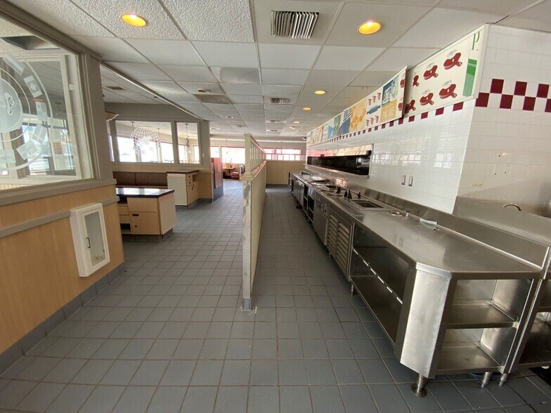 More Photos Of 1280 E Pershing Rd, Decatur Restaurant For Sale