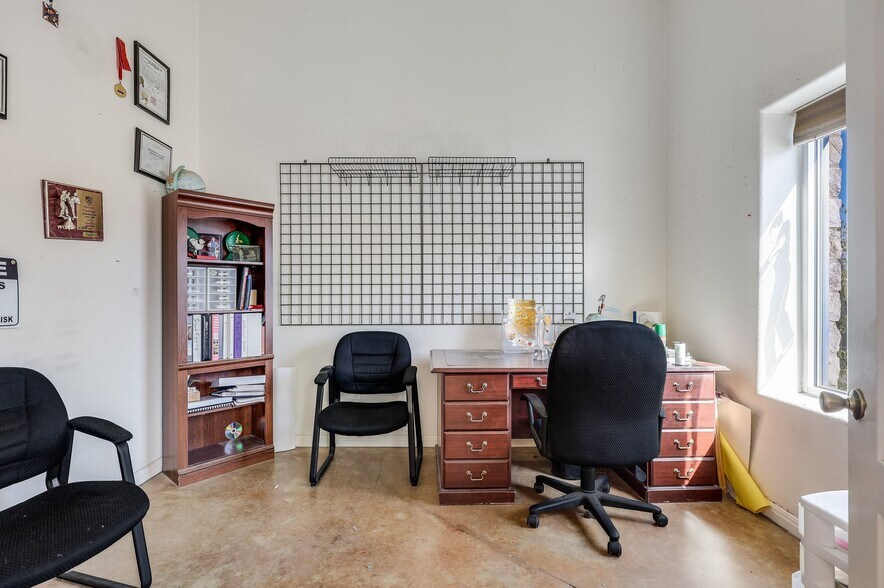 More Photos Of 20615 Dawn Dr, Lago Vista Freestanding For Sale
