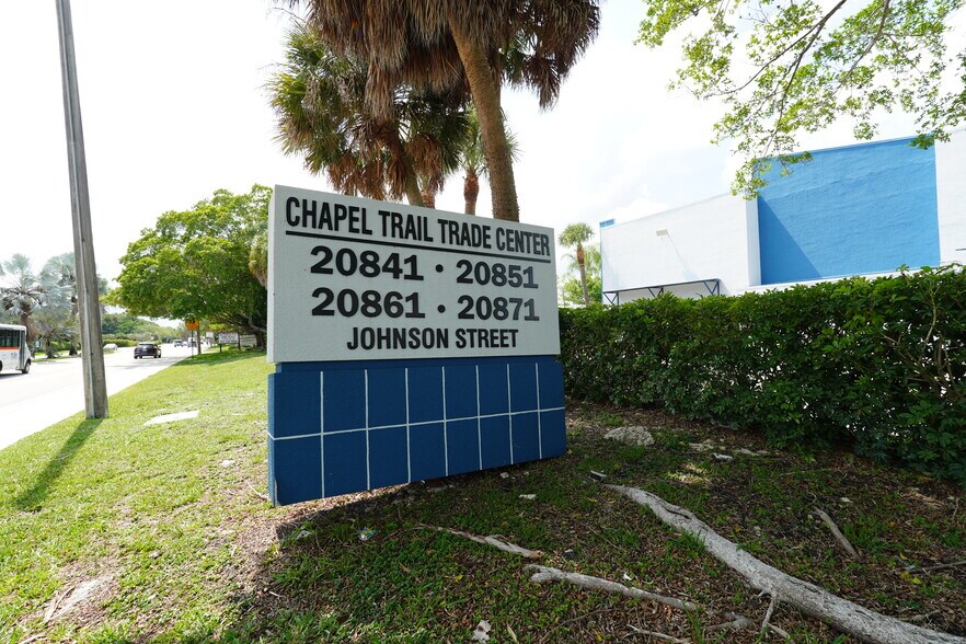 More Photos Of 20841 Johnson St, Pembroke Pines Warehouse For Lease