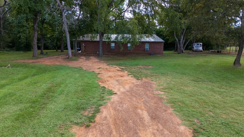 More Photos Of 1507 S Bolton St, Jacksonville Self Storage For Sale