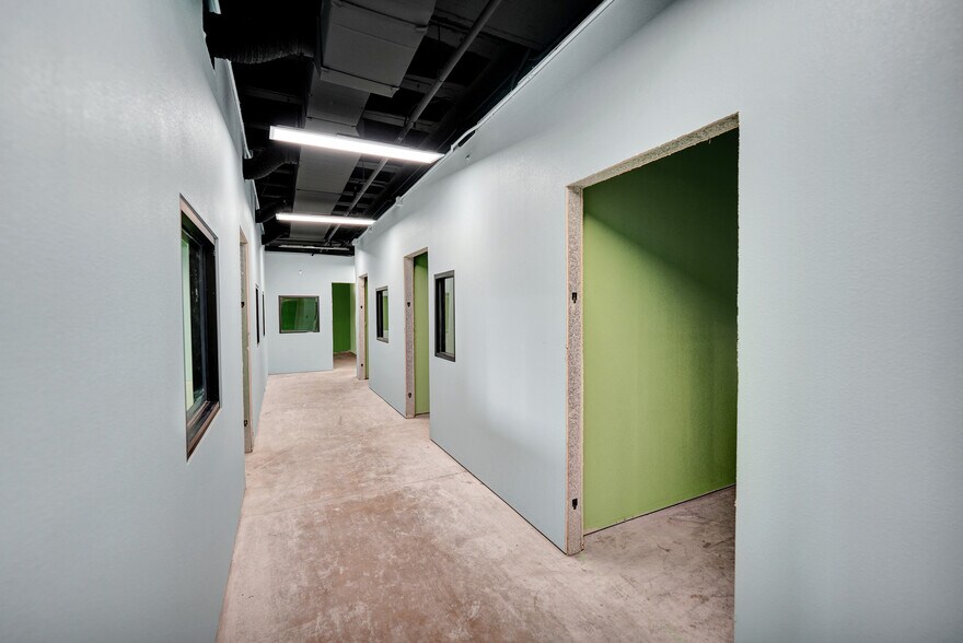 More Photos Of 201 E Illinois Ave, Midland Office For Sale